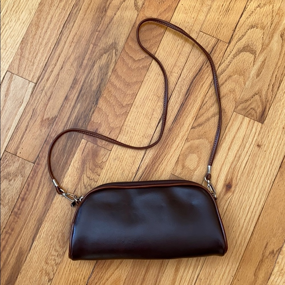 NWOT brown clutch w/detachable strap, zip closure